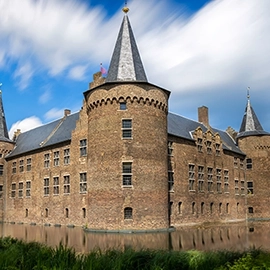 Veertiende- eeuwse stadskasteel in Helmond